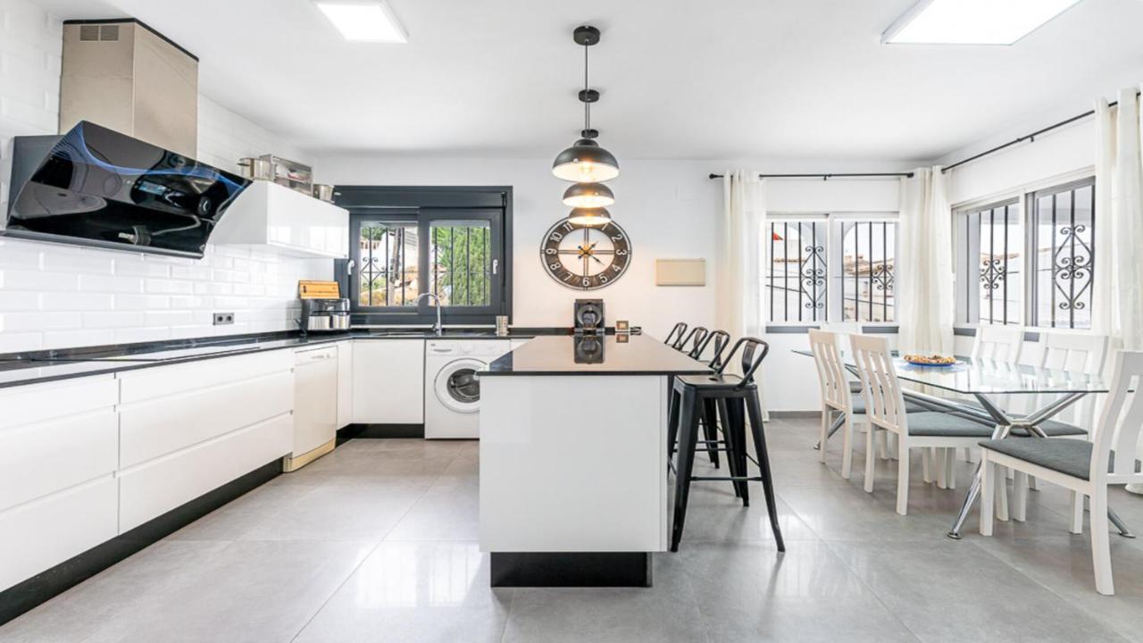 797 Holiday Rentals - Villa Con Piscina Privada Y Barbacoa Para 8 Benalmádena Zewnętrze zdjęcie